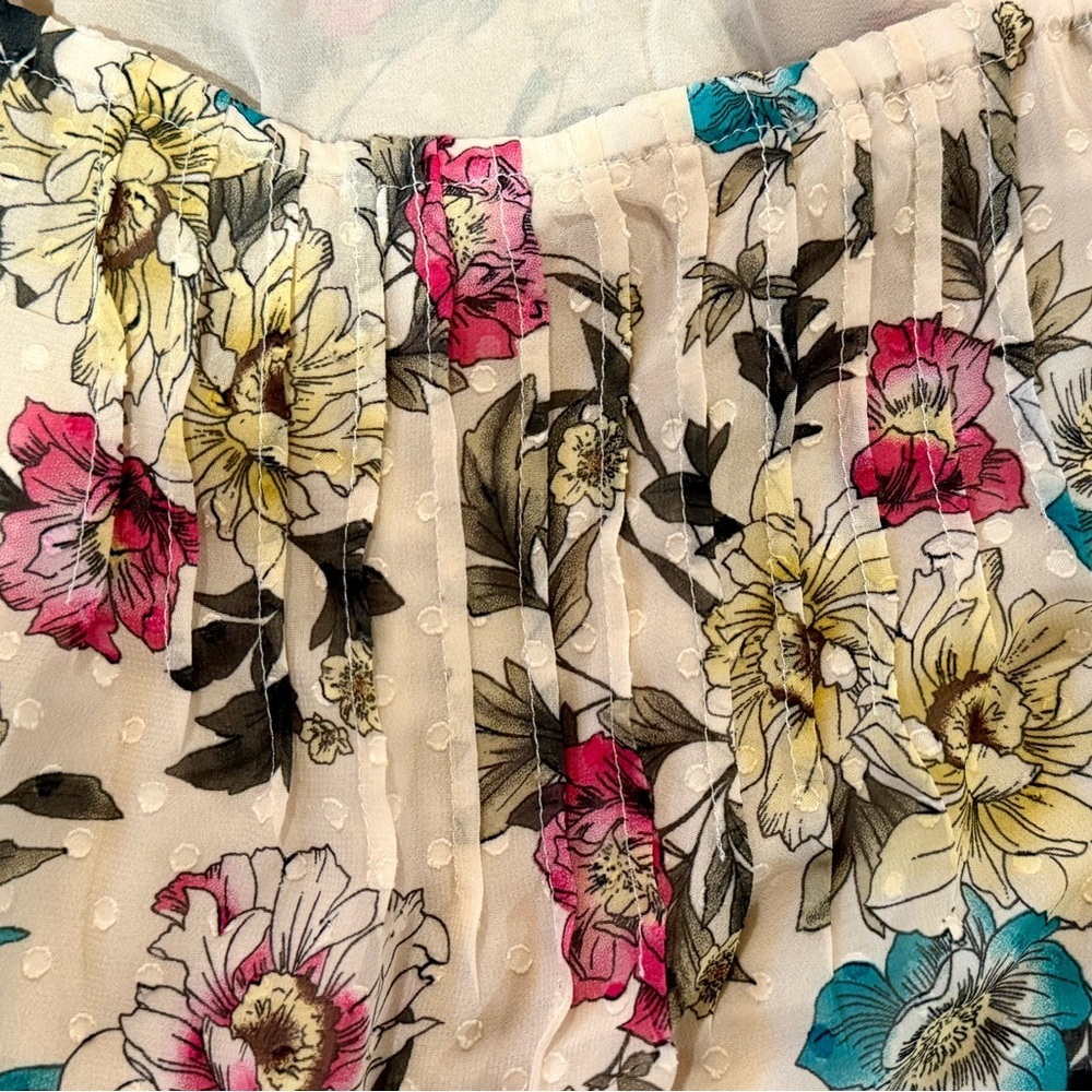 Torrid size 1X Beige Floral Puffed Sleeve Romantic Plus Size Women's Top - Picture 4 of 10